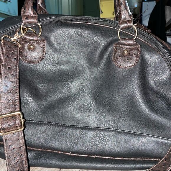 New Bueno dog tote-carrier with on board storage - Picture 6 of 12